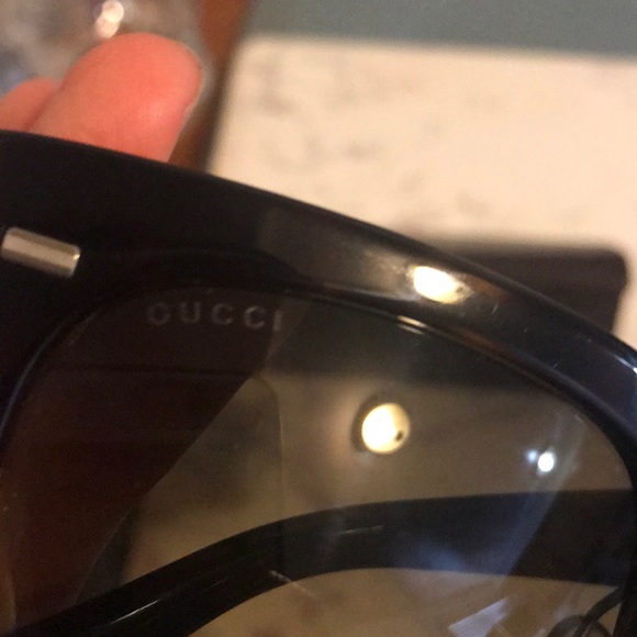 Authentic Gucci tortoise shell Sunglasses - Picture 4 of 9